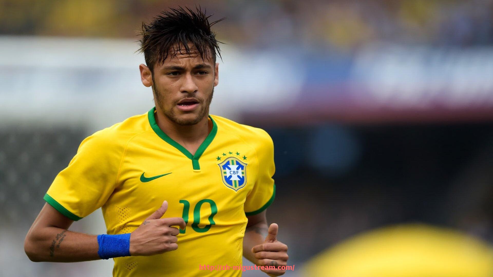 咪咕体育直播-世俱杯赛场灯光秀点亮激情,球迷现场助威嗨翻天